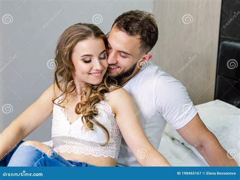 Couple Making Love Images – Browse 194,128 Stock Photos